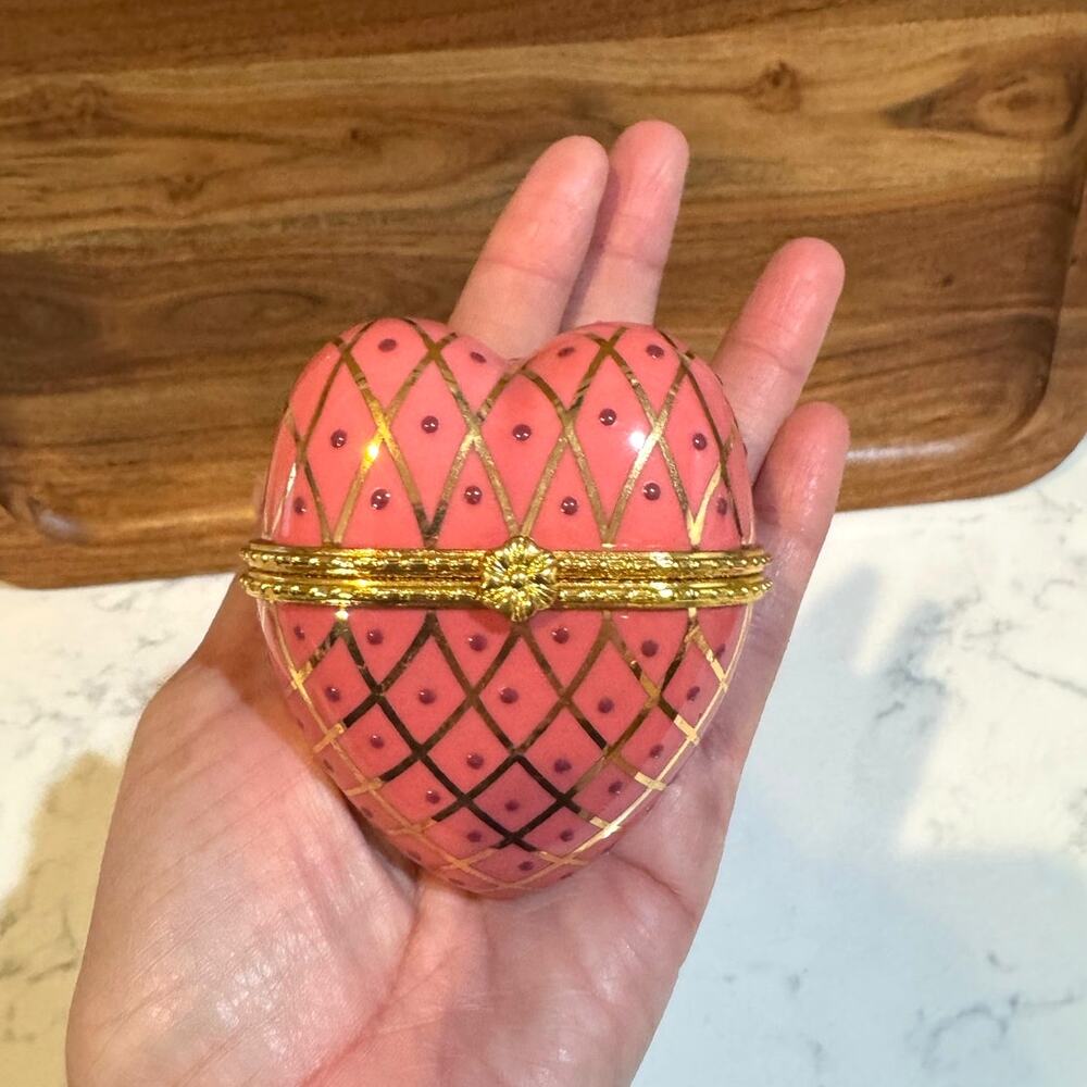 Embrace Life pink gold heart shaped trinket box from the heart romantic gift